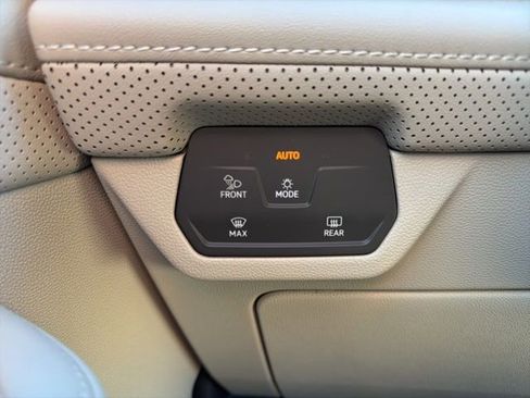 New 2026 Volkswagen Atlas SE image 17