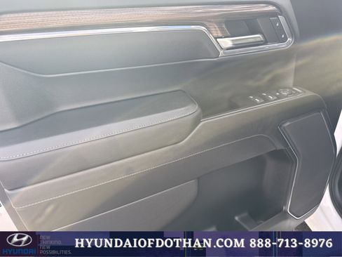 Used 2023 Chevrolet Silverado 1500 LT image 7