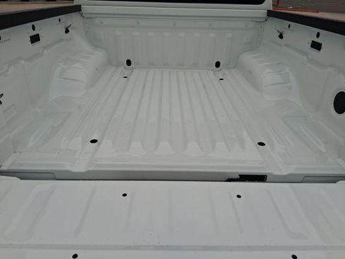 New 2026 Nissan Frontier S w/ Tow Package AWD/4WD image 8