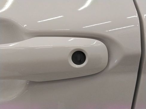 Used 2024 Toyota Camry SE image 19