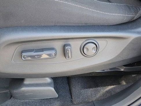 Used 2025 Honda CR-V EX image 9