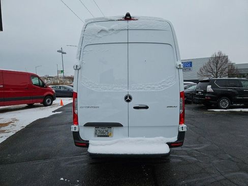 Used 2024 Mercedes-Benz Sprinter 2500 image 5