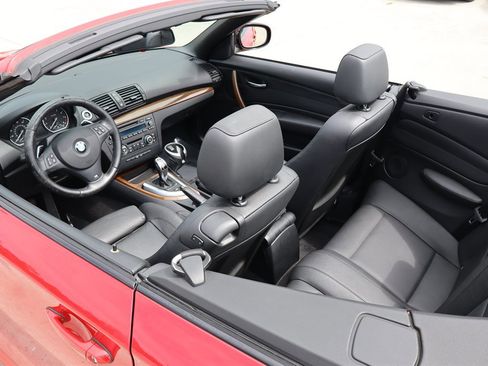 Used 2011 BMW 135i Convertible image 18