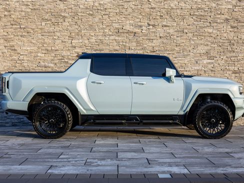 Used 2024 GMC Hummer EV 3X w/ Extreme Off-Road Package image 10