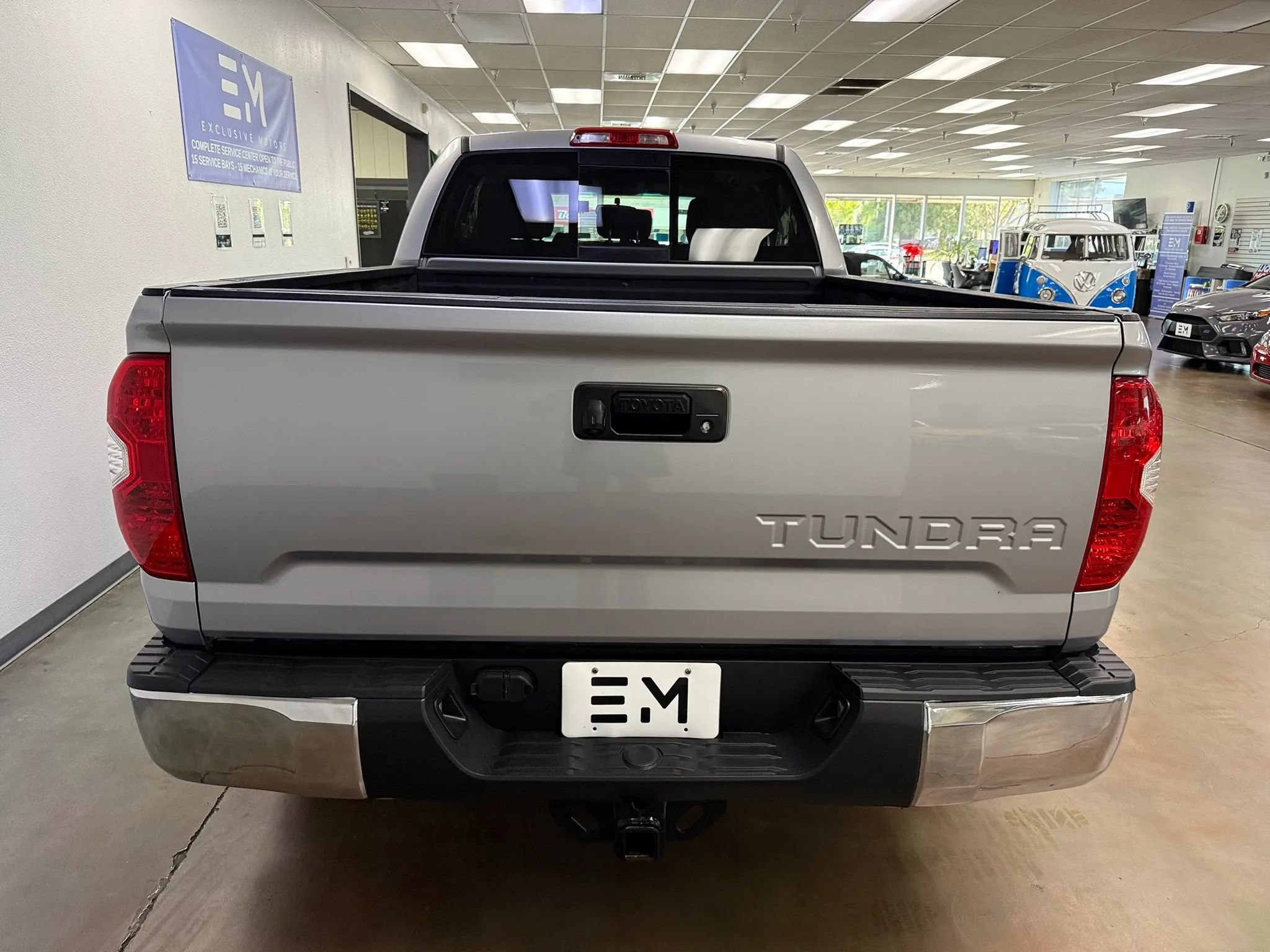 Used 2017 Toyota Tundra SR5 RWD image 6
