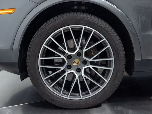Used 2020 Porsche Cayenne AWD/4WD image 27