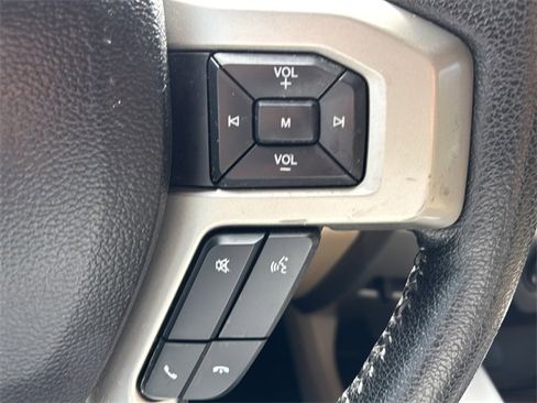 Used 2015 Ford F150 Lariat image 24