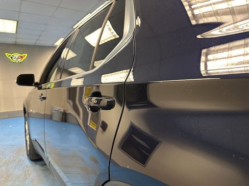 Used 2020 Chevrolet Traverse LT image 19