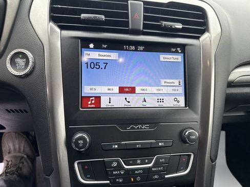 Used 2019 Ford Fusion SE image 14