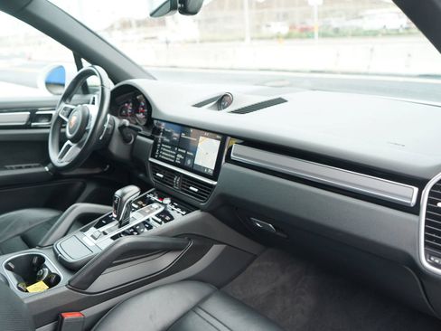Used 2019 Porsche Cayenne AWD/4WD image 16