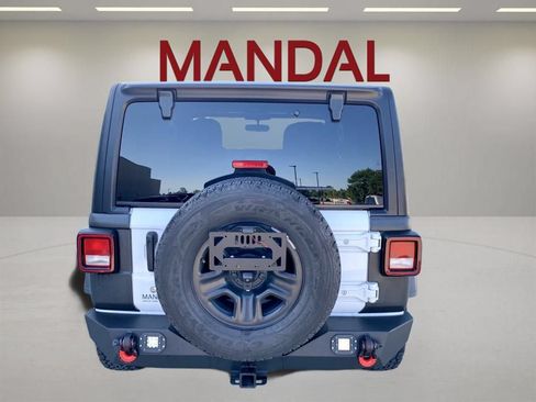 Used 2018 Jeep Wrangler Sport AWD/4WD image 6