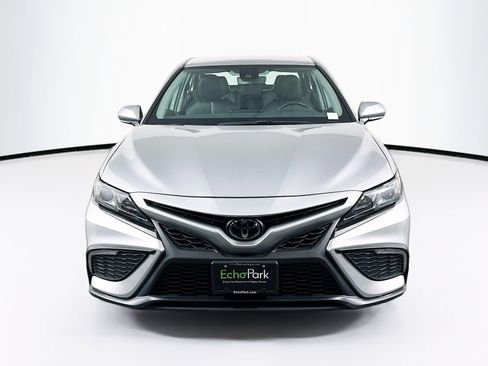 Used 2023 Toyota Camry SE image 2