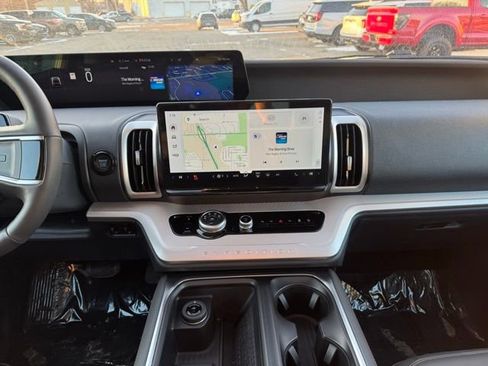 Certified 2025 Ford Expedition Active image 2