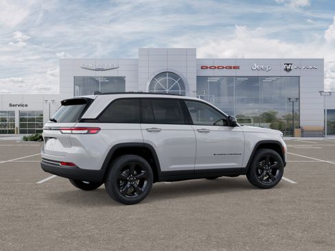 New 2025 Jeep Grand Cherokee Laredo image 44