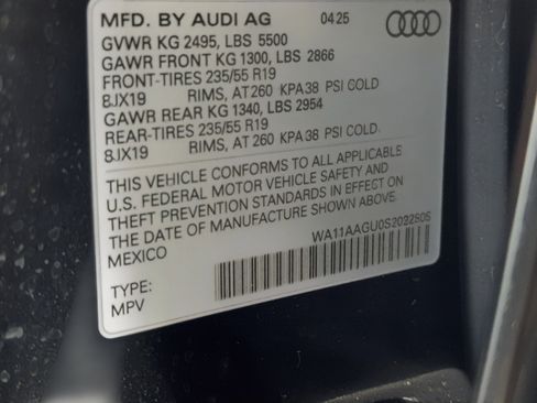 Used 2025 Audi Q5 Premium w/ Convenience Package image 27