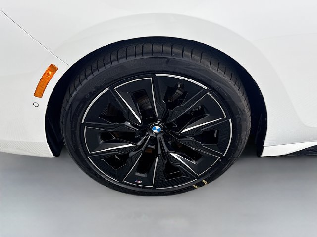 Used 2025 BMW i7 eDrive50 w/ M Sport Package RWD image 37