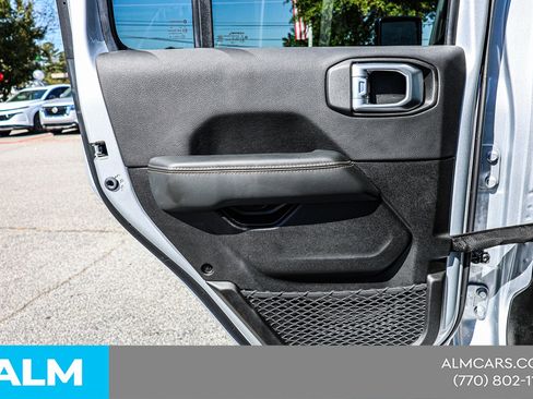 Used 2024 Jeep Wrangler Sahara image 45