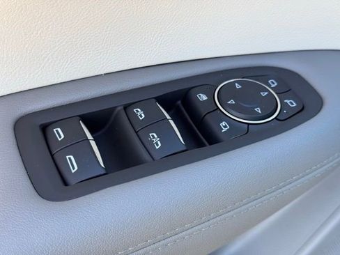 New 2025 Cadillac XT6 Premium Luxury w/ LPO, ONYX Package image 18