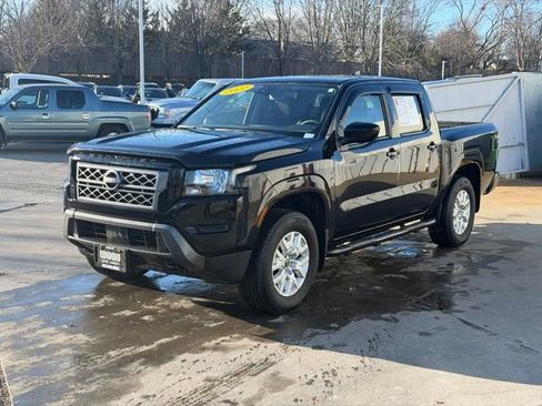 Used 2022 Nissan Frontier SV image 3