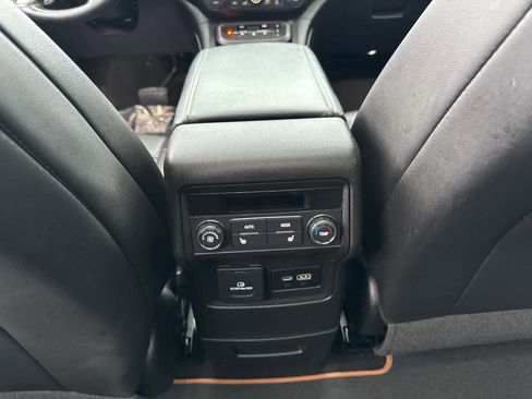 Used 2023 GMC Acadia AT4 w/ Technology Package image 33