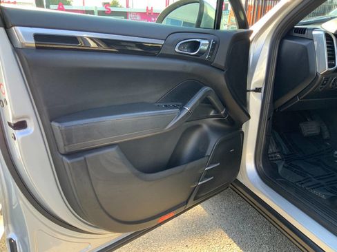 Used 2012 Porsche Cayenne AWD/4WD image 12