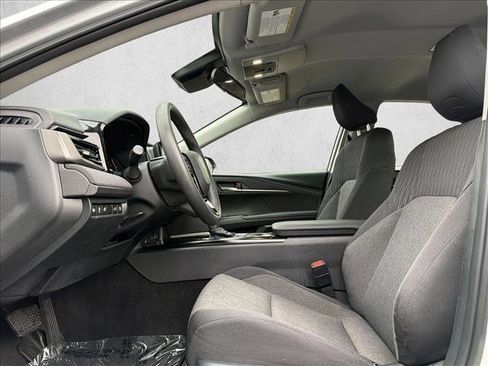 Used 2025 Toyota Camry LE image 11