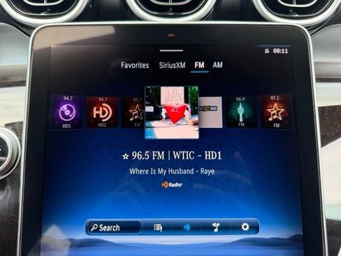 Used 2024 Mercedes-Benz GLC 300 4MATIC image 18