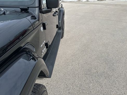 Used 2023 Jeep Wrangler Unlimited Sahara w/ Cold Weather Group AWD/4WD image 11