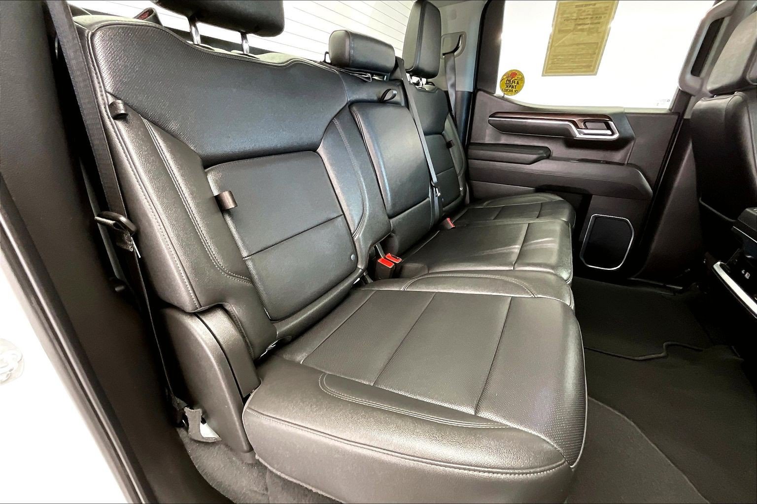 Used 2025 GMC Sierra 1500 SLT w/ SLT Premium Package AWD/4WD image 18