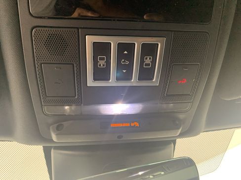 Used 2019 Land Rover Discovery HSE AWD/4WD image 27