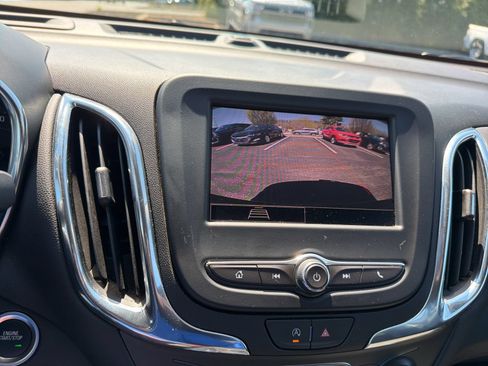 Used 2024 Chevrolet Equinox LT AWD/4WD image 18