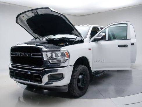 Used 2020 RAM 3500 Tradesman w/ Chrome Appearance Group AWD/4WD image 17