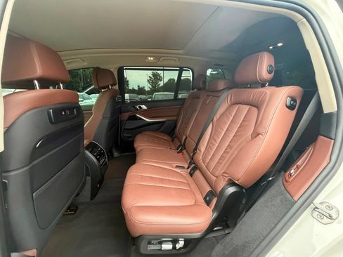 Used 2019 BMW X7 xDrive50i w/ Premium Package AWD/4WD image 27