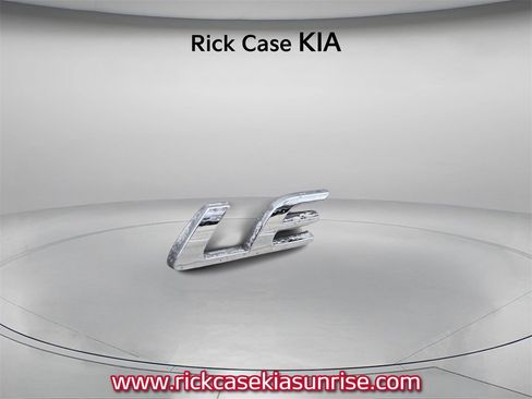 Used 2015 Toyota Corolla LE image 8