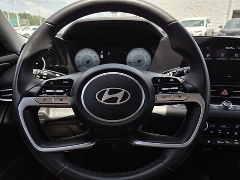Used 2025 Hyundai Elantra SEL FWD image 25