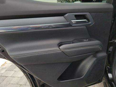 New 2027 GMC Terrain Elevation w/ Elevation Premium Package FWD image 12