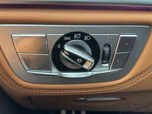 Used 2020 BMW 750i xDrive w/ Executive Package AWD/4WD image 19