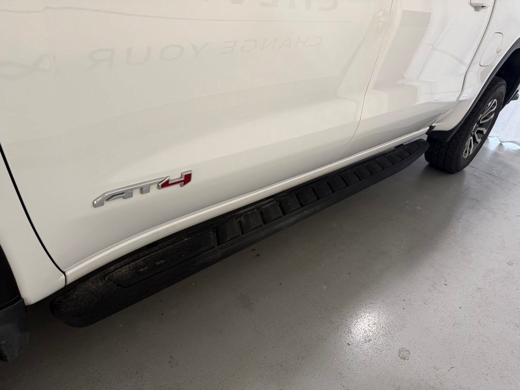 Used 2022 GMC Sierra 1500 AT4 w/ AT4 Premium Package AWD/4WD image 8
