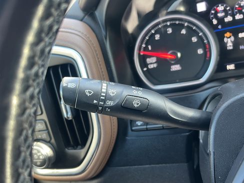 Used 2021 Chevrolet Silverado 1500 High Country w/ Technology Package image 22