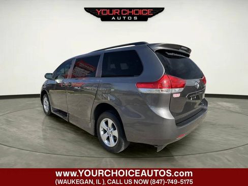 Used 2013 Toyota Sienna LE FWD image 5