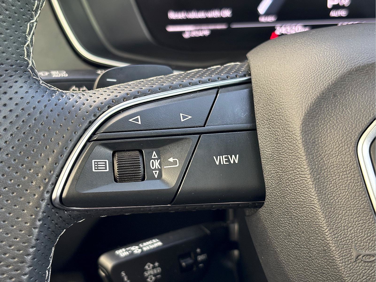 Used 2024 Audi SQ5 Prestige AWD/4WD image 31