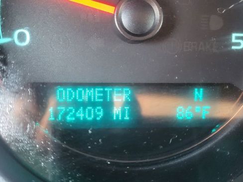 Used 2011 GMC Sierra 2500 SLT w/ SLT Convenience Package image 29