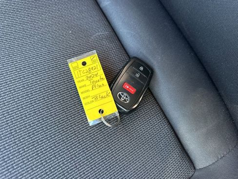 Used 2024 Toyota Prius LE image 31