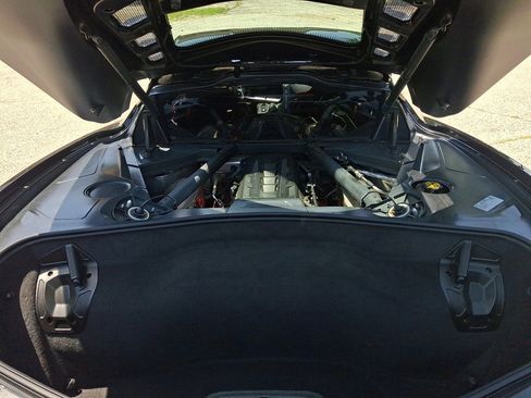 Used 2022 Chevrolet Corvette Stingray Coupe w/ Z51 Performance Package RWD image 16