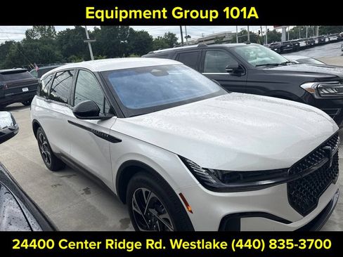 Used 2024 Lincoln Nautilus Premier w/ Jet Appearance Package AWD/4WD image 12