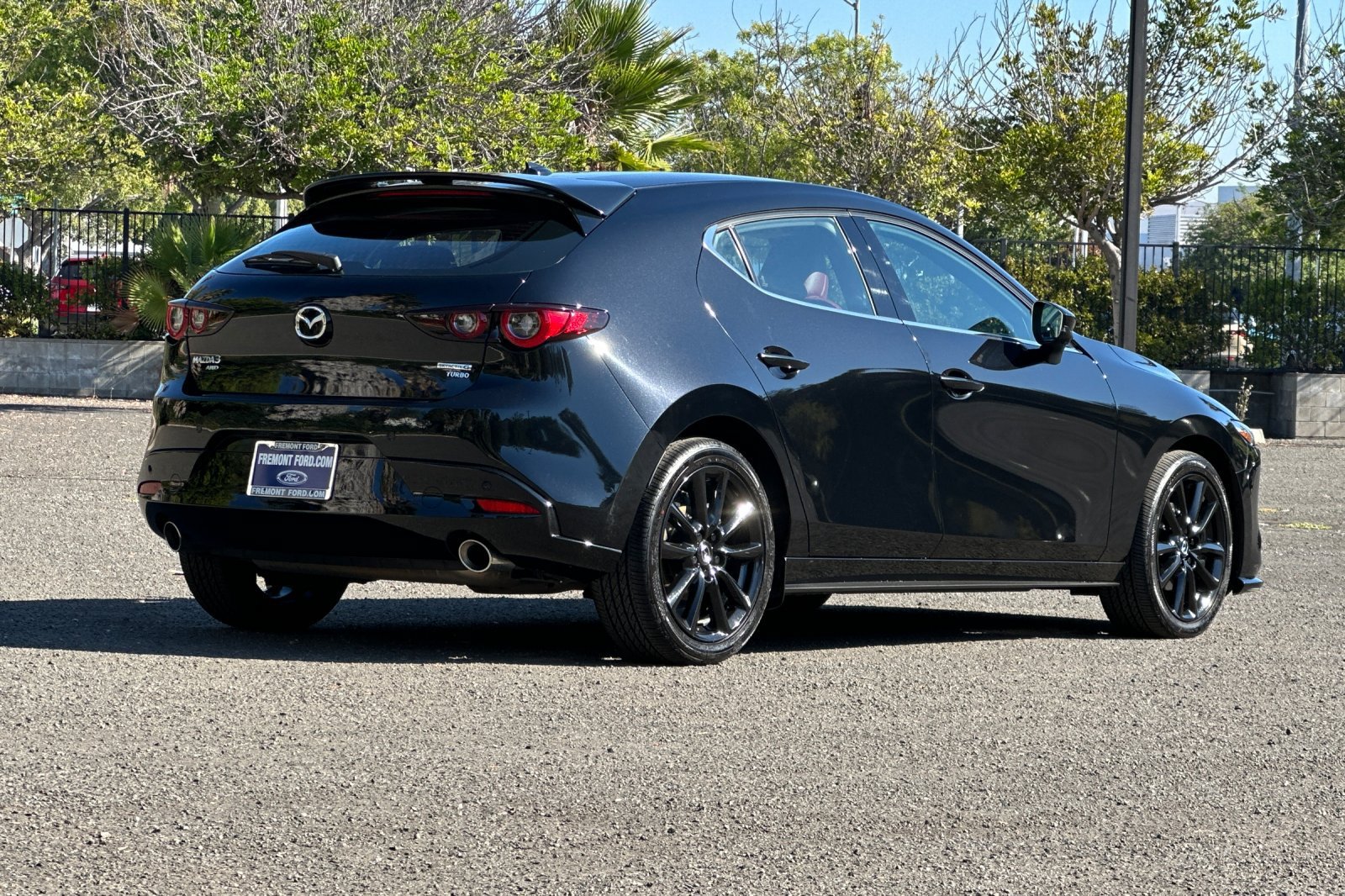 Used 2025 MAZDA MAZDA3 Hatchback w/Premium Plus Pkg AWD/4WD image 3