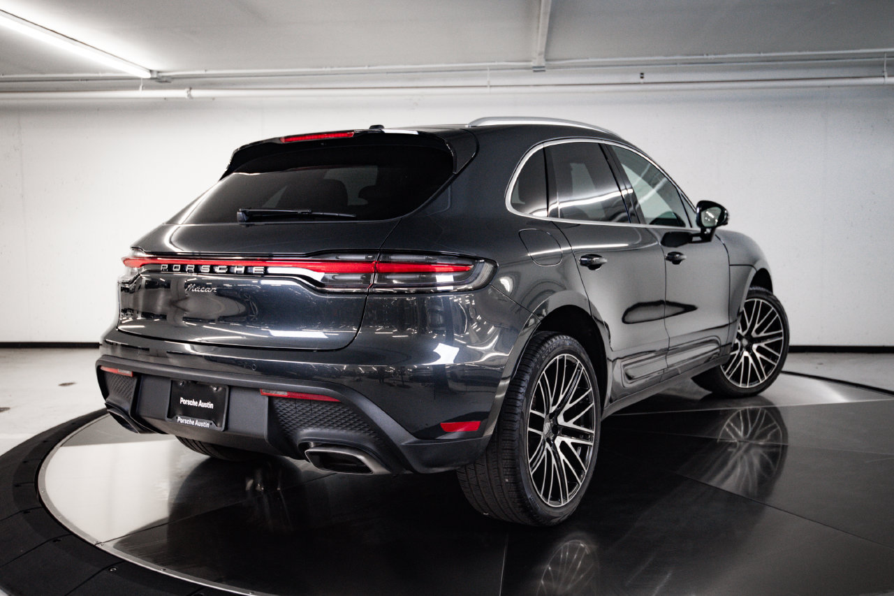Certified 2026 Porsche Macan AWD/4WD image 7