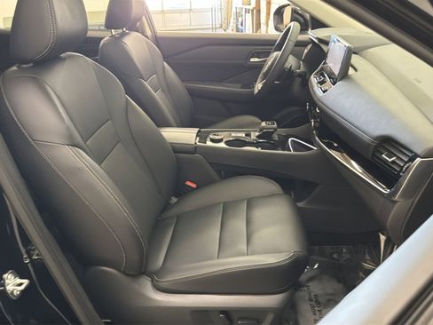 Used 2024 Nissan Rogue SL w/ SL Premium Package AWD/4WD image 28