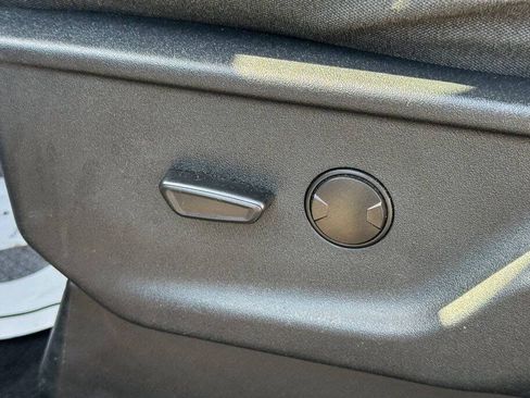 Used 2023 Ford F150 Lightning XLT AWD/4WD image 27