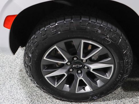 Used 2023 Chevrolet Tahoe Z71 w/ Luxury Package image 11